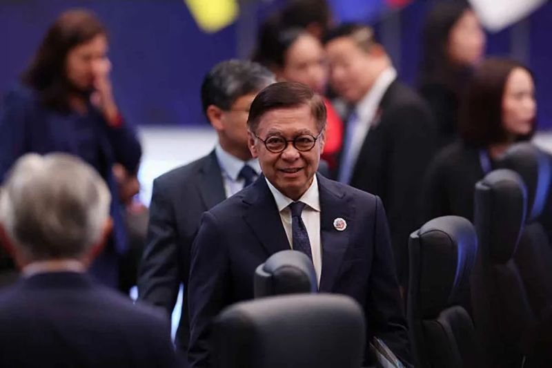 Außenminister Sihasak Phuangketkoew traf sich am Montag am Rande des 47. ASEAN-Gipfels mit seinem vietnamesischen Amtskollegen Le Hoai Trung, um Möglichkeiten zur Weiterentwicklung der bilateralen Beziehungen zu besprechen.