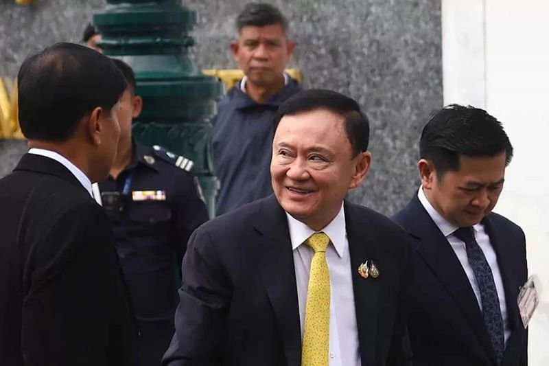 Die Steuerbehörde bereitet weitere Untersuchungen des Vermögens des ehemaligen Premierministers Thaksin Shinawatra vor, um die Steuerschulden in Höhe von 17,6 Milliarden Baht einzutreiben, die aus dem Verkauf von Aktien der von ihm gegründeten Telekommunikationsfirma Shin Corp an die in Singapur ansässige Temasek Holdings Pte. entstanden sind.