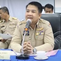 Narucha Kosacivilize , Generaldirektor der Provinzverwaltung, unterzeichnete am Mittwoch eine Anordnung zur Versetzung von Eak Young-Apai Na Songkhla , dem Bezirksvorsteher von Hat Yai, zur Unterstützung seiner Aufgaben am Institut für Verwaltungsentwicklung der Provinzverwaltung. Die Versetzung tritt am 26. November 2025 in Kraft und gilt bis auf Weiteres.