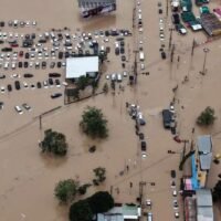 Die Hat-Yai Zone steht seit Wochen unter Wasser. Der Wirtschaftsbereich wird weiterhin schwer getroffen werden, berichtet die lokale Presse. Hat Yai ist weiterhin von schweren Überschwemmungen betroffen. Experten warnen, dass die Wirtschaftszone der Stadt mindestens bis Mitte Dezember überflutet bleiben wird.