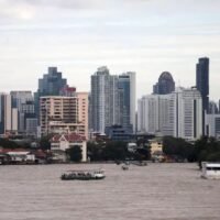 Der Anstieg der Importe aus China und der Exporte in die USA gibt Anlass zu Bedenken hinsichtlich des Transitverkehrs. Thailand verzeichnet sein größtes Handelsdefizit seit 2023 Ein sprunghafter Anstieg der Importe aus China im Oktober trieb Thailands Handelsdefizit auf den höchsten Stand seit Anfang 2023 – ein Zeichen dafür, wie die Zölle von US-Präsident Donald Trump die Handelsmuster in Asien verzerrt haben.