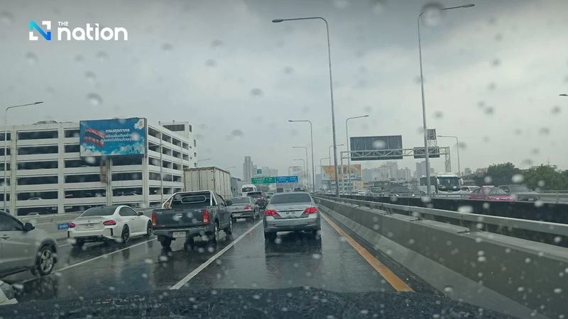 Im Norden und im Süden des Landes werden Regen und Gewitter mit vereinzelten Starkregen erwartet, während im Norden kühle Morgenstunden wahrscheinlich sind, berichtete der thailändische Wetterdienst (TMD) am Sonntag (2. November).