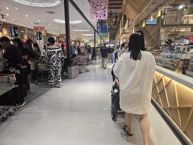 Thailands Führungskräfte blicken besorgt auf die Aussichten für das kommende Jahr 2026. Thailändische Unternehmer erwarten, dass 2026 ein weiteres herausforderndes Jahr wird und mahnen zur Vorsicht angesichts der schwächelnden Wirtschaft.