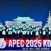 . Premierminister Anutin Charnvirakul betonte in seinen Ausführungen während des APEC-Gipfels die Notwendigkeit der Bekämpfung grenzüberschreitender Cyberkriminalität und hob Pläne für regionale Zusammenarbeit und digitale Sicherheit hervor. Herr Anutin nahm am Samstag in Gyeongju, Südkorea, am 32. APEC-Wirtschaftsführertreffen (Sitzung II) unter dem Motto „Einen zukunftsfähigen Asien-Pazifik-Raum gestalten“ teil.