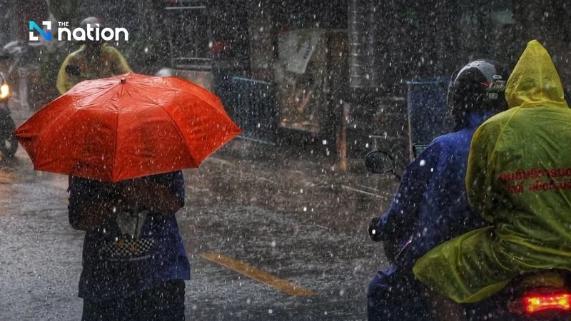 In Nordthailand regnet es am Sonntag (9. November) weiterhin stark. Der thailändische Wetterdienst warnt, dass in rund 70 % der Region mit heftigen Regenfällen zu rechnen ist, verursacht durch ein Tiefdruckgebiet. In Bangkok werden Gewitter erwartet, die etwa 40 % des Stadtgebiets betreffen. Für die nächsten 24 Stunden sagt das Wetteramt starke Regenfälle im Norden voraus, insbesondere in Mae Hong Son, Chiang Mai, Chiang Rai, Lamphun, Lampang, Phayao und Tak, da das Tiefdruckgebiet über dem westlichen Nordthailand und dem benachbarten Myanmar liegt.