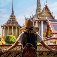 Angesichts der globalen wirtschaftlichen Unsicherheiten haben sich in letzter Zeit mehrere asiatische Länder verstärkt dem Tourismus zugewandt und strategische Maßnahmen zur Steigerung der Touristenzahlen ergriffen. Länder wie Japan, Südkorea, Malaysia, Vietnam, Singapur und China haben sich ehrgeizige Wachstumsziele gesetzt, die teilweise über 10 % liegen. Diese Schritte deuten auf ein proaktives Vorgehen hin, den Tourismus zu einem wichtigen Wirtschaftsfaktor zu machen und damit den regionalen Wettbewerb im Tourismus weiter anzuheizen.