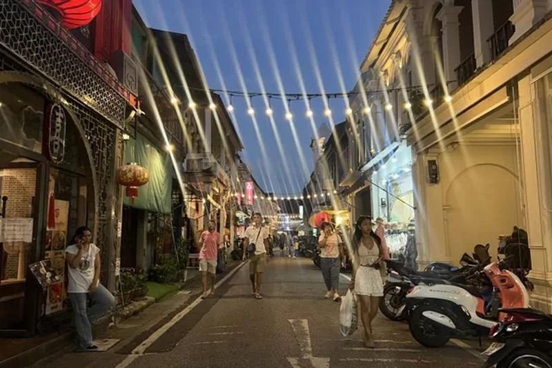 Das Bruttoinlandsprodukt (BIP) stieg in den drei Monaten bis September um 1,2 Prozent gegenüber dem Vorjahr, wie der Nationale Wirtschafts- und Sozialentwicklungsrat am Montag mitteilte. Damit wurde die mittlere Prognose von 1,6 Prozent in einer Umfrage von Bloomberg News verfehlt und das Wachstum verlangsamte sich gegenüber 2,8 Prozent im Vorquartal.