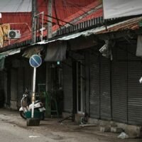 Laut dem thailändischen Außenhandelsministerium (Department of Foreign Trade, DFT) ging der Grenz- und Transithandel Thailands im November 2025 erneut zurück, was auf einen siebten Monat in Folge mit rückläufigem Grenzhandel und einen Zusammenbruch des thailändisch-kambodschanischen Grenzhandels auf Null aufgrund von Sicherheitsbedenken zurückzuführen ist.