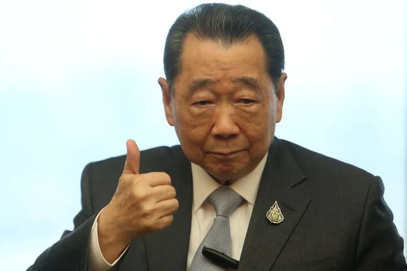 Die einflussreiche thailändische Familie Chearavanont, die hinter dem Giganten Charoen Pokphand (CP) Group steht, wurde als einziger Vertreter Südostasiens in Bloombergs Liste der 25 reichsten Familien der Welt für 2025 hervorgehoben. Sie verfügt über ein beeindruckendes Vermögen von 53,3 Milliarden US-Dollar (umgerechnet etwa 1,92 Billionen Thailändische Baht) und befindet sich damit in einer exklusiven Liste, die üblicherweise von den USA, dem Nahen Osten und Europa dominiert wird.