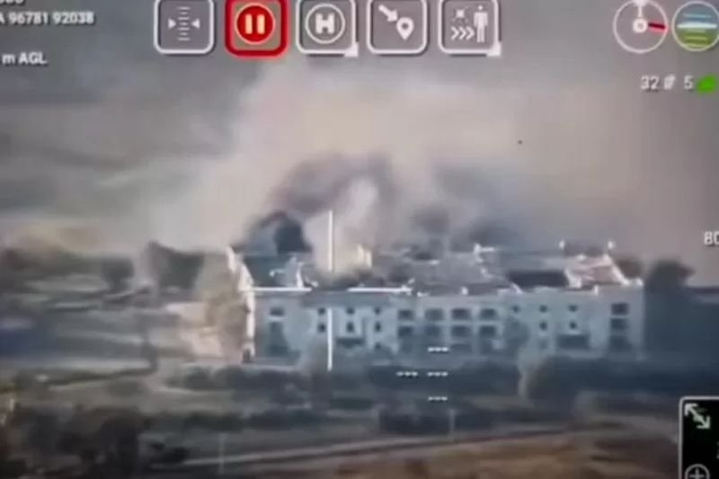 Der bewaffnete Konflikt entlang der umstrittenen Grenze zwischen Thailand und Kambodscha dauerte am Montag an, nachdem beide Länder einander vorgeworfen hatten, das von US-Präsident Donald Trump vermittelte Waffenstillstandsabkommen gebrochen zu haben