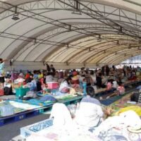 Kambodschanische Raketen, Selbstmorddrohnen und Artilleriegranaten trafen am Dienstagmorgen drei nordöstliche thailändische Provinzen, wie die 2. Armeeregion mitteilte. Die kambodschanischen Raketen wurden ab etwa 4.50 Uhr von BM-21 Mehrfachraketenwerfern abgefeuert.