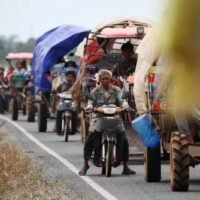 US-Außenminister Marco Rubio rief Kambodscha und Thailand zur Beendigung der Gewalt auf, während die beiden Länder weiterhin Gespräche zur Beendigung der wochenlangen tödlichen Auseinandersetzungen führen. Laut einer Erklärung der Vereinigten Staaten vom Donnerstag bekräftigte Rubio in einem Telefonat mit dem kambodschanischen Premierminister Hun Manet den Friedenswunsch von Präsident Donald Trump.