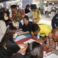 Die Regierung entschuldigt sich für Verzögerung bei der Fluthilfe. Die Bürokratischen Hürden bei der Registrierung wurden abgebaut und die Fristen nach zahlreichen öffentlichen Beschwerden verlängert. Die Regierung hat sich entschuldigt, nachdem die Website des Katastrophenschutzministeriums am Mittwoch zusammengebrochen war und dadurch die Registrierung für die Auszahlung von Fluthilfen an die von den Überschwemmungen im Süden Betroffenen beeinträchtigt wurde.