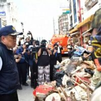 Bei einem Besuch in Hat Yai, einer Stadt in der Provinz Songkhla, am Samstag dankte Herr Anutin, der gleichzeitig Innenminister ist, den Rettungskräften, die seit dem ersten Tag der Katastrophe im Einsatz waren. Er sagte, die raschen Fortschritte spiegelten eine „bemerkenswerte Einigkeit“ und starke nationale Solidarität wider.