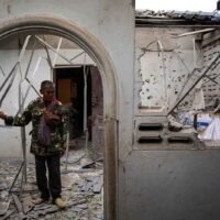 Offizielle Stellen verweisen auf ihre Pflicht, das Grenzgebiet zu schützen. Thailändische Streitkräfte geloben rechtmäßiges Verhalten. Thailand betont, dass bei seinen Grenzoperationen gegen kambodschanische Streitkräfte der Schutz der Zivilbevölkerung und die Wahrung der Souveränität Priorität haben, so die Behörden.