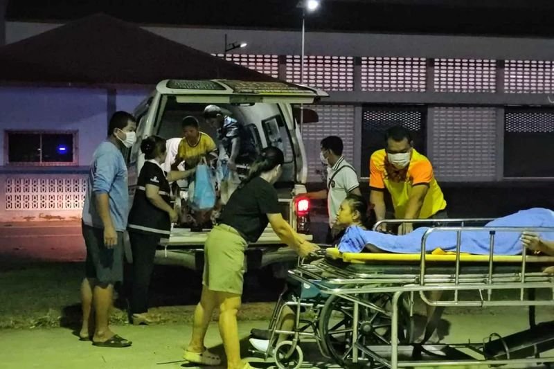 Bei einem Beschuss thailändischer Militär- und Zivilziele durch kambodschanische Truppen am Montagmorgen mit Granaten und Raketen wurde ein thailändischer Soldat getötet und acht weitere verletzt.