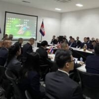 Der Grenzkonflikt zwischen Thailand und Kambodscha verschärfte sich am 26. Dezember, nachdem ein hochrangiger thailändischer Militärsprecher die Verhandlungen als Zeitverschwendung bezeichnet hatte. Die Gespräche unter dem General Border Committee (GBC) gingen in den dritten, kritischen Tag, ohne dass eine Einigung erzielt wurde