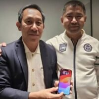 Um kursierende Gerüchte zu entkräften, hat ein Anwalt, der Pol General Surachate „Big Joke“ Hakparn, den ehemaligen stellvertretenden nationalen Polizeichef, vertritt, bestätigt, dass dieser sich trotz weit verbreiteter Spekulationen im Internet, die etwas anderes nahelegen, weiterhin in Thailand aufhält .