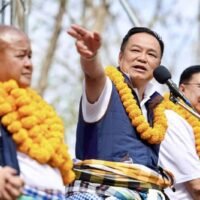 Die Bhumjaithai-Partei des amtierenden Premierministers Anutin Charnvirakul erhielt im November die größten Spenden, genauer gesagt 58 Millionen Baht, während die oppositionelle Volkspartei 1,5 Millionen Baht erhielt, wie die Wahlkommission (EC) mitteilte. Die Kommission legte im November letzten Jahres Spenden für 17 politische Parteien offen. In diesem Monat gab es 222 Spender, die insgesamt 82 Millionen Baht spendeten.