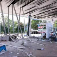 Premierminister und Innenminister Anutin Charnvirakul sagte, dass die Geheimdienstoperationen nach den Bombenanschlägen und Brandstiftungen am Wochenende in den südlichen Grenzprovinzen umfassend überarbeitet werden müssten.