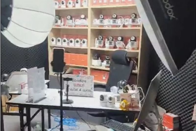 Die Polizei hat in einem Lagerhaus in Bangkok, das sich im Besitz chinesischer Unternehmen befindet und über das auch der Online-Verkauf der Waren live übertragen wurde, Tausende illegaler Überwachungskameras und ausländischer SIM-Karten beschlagnahmt.