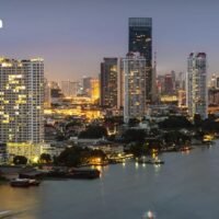 Ausländische Investoren strömen in den thailändischen Hotelmarkt; 2026 sollen die Umsätze die 12-Milliarden-THB-Marke überschreiten. Ausländische Investoren treiben den thailändischen Hotelmarkt an; für 2026 werden Transaktionen von über 12 Milliarden Baht erwartet, wobei der Fokus auf erstklassigen Lagen in Bangkok und Phuket liegt.