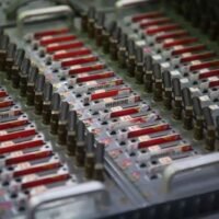 Online-Shopping-Betrug ist zwar nach wie vor die häufigste Straftat, verursacht aber pro Opfer einen geringeren Schaden berichten die lokalen Medien. Die Betrugsbeschwerden beim Online Shopping sind „rückläufig“.