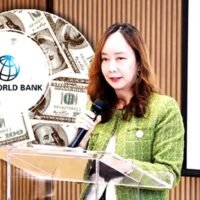 Thailand steht vor einem 50:50-Risiko einer Herabstufung seiner Kreditwürdigkeit, da die Staatsverschuldung über 66 % des BIP beträgt, das Wachstum bei lediglich 2,3 % stagniert und die Steuerbasis schrumpft. Moody’s und Fitch haben ihre Bewertung auf negativ geändert. Der Tourismus geht zurück und die strukturellen Belastungen verschärfen sich – was die neue Regierung enorm unter Druck setzt.