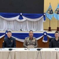 Die thailändische Einwanderungspolizei gab am Donnerstag, den 5. Februar 2026, die Festnahme und Inhaftierung mehrerer ausländischer Verdächtiger im Zusammenhang mit schweren grenzüberschreitenden Straftaten bekannt. Dies unterstreicht das verstärkte Vorgehen gegen illegale Aktivitäten von Ausländern in Thailand. Die Operationen umfassen Mord, Geldwäsche, organisierte Kriminalität und groß angelegten Schleusung illegaler Migranten.