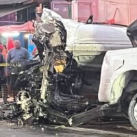 Bei einem schweren Verkehrsunfall im Bezirk Sapphaya der Provinz Chainat kamen am 22. Februar 2026 gegen 5:35 Uhr fünf Menschen ums Leben und sechs weitere wurden verletzt. Der Unfall ereignete sich an der Kreuzung Huai Krot, Moo 9, Unterbezirk Huai Krot, im Zuständigkeitsbereich der Polizeistation Sapphaya. Die Polizeileitstelle bestätigte die Todesopfer und Verletzten.