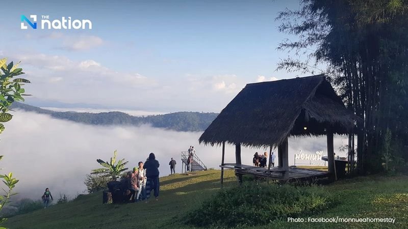 Eine Kaltluftmasse, die von einem Hochdruckgebiet in China stammt, zieht über Nordthailand und verursacht einen Temperaturrückgang. Kalte Luftmasse kühlen Thailand ab, im Nordosten sinken die Temperaturen um 1–3°C, in Bangkok herrscht Morgennebel. Die nordöstliche Region wird die bedeutendste Veränderung erleben, mit einem Temperaturrückgang von 1–3°C, begleitet von starken Winden.
