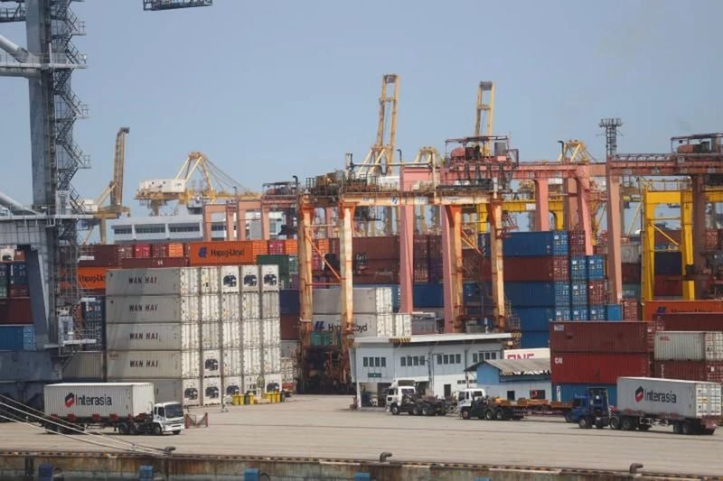 Das US-Zollspiel ist noch nicht vorbei. TCC prognostiziert weitere Umbrüche. Der US-Zollstreit eskaliert, nachdem Präsident Donald Trump die Zölle nun auf 15 % erhöht hat. Dies veranlasste die thailändische Handelskammer (TCC), die Exporteure aufzufordern, sich auf erhöhte Volatilität einzustellen und die Regierung zu einer Beschleunigung der Verhandlungen aufzurufen.