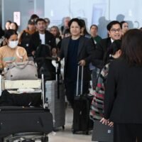 Pichet Tongpan, stellvertretender Staatssekretär im Arbeitsministerium, erklärte am Donnerstag, dass bereits 35 thailändische Arbeiter nach Thailand zurückgekehrt seien, darunter 17 aus Bahrain und 18 aus dem Iran. Weitere 33 würden in Kürze erwartet – 27 aus dem Iran und sechs aus Bahrain.