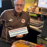 Ein 68-jähriger deutscher Tourist zeigte sich untröstlich, nachdem sein Flug nach Thailand aufgrund von Luftraumsperrungen im Nahen Osten im Zusammenhang mit dem Konflikt zwischen Iran und Israel annulliert wurde. Rolf Kollrep hatte geplant, den gesamten März in Thailand zu verbringen. Sein Abflug von Deutschland am 2. März wurde gestrichen, nachdem mehrere Länder ihren Luftraum gesperrt und damit die Flugverbindungen nach Thailand unterbrochen hatten.