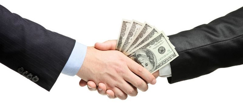 Im aktuellen Korruptionswahrnehmungsindex (CPI) erreichte Thailand 33 von 100 Punkten und belegte damit Platz 116 von 182 Ländern – ein Rückgang um neun Plätze gegenüber dem Vorjahr und weit unter dem globalen Durchschnitt von 42. Dies ist Thailands niedrigstes Ergebnis seit zwei Jahrzehnten und die schlechteste Platzierung seit Beginn der Erhebung des Index.