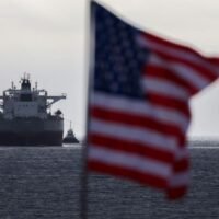 Der Krieg im Nahen Osten könnte sich zu einem lang anhaltenden geopolitischen Risiko entwickeln, da sich die Angriffe bereits in der gesamten Region ausbreiten und voraussichtlich länger als einen Monat andauern werden, was möglicherweise zu einer Verknappung der Energieversorgung führen könnte, warnen Führungskräfte am Kapitalmarkt.