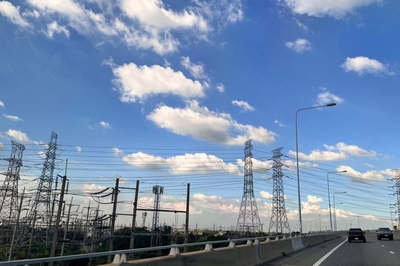 Die neue Regierung bereitet sich auf einen Anstieg der Stromrechnungen vor, da die Preise für verflüssigtes Erdgas (LNG) infolge des Konflikts im Nahen Osten steigen, so ein Energiebeamter, der anonym bleiben wollte.