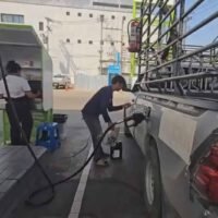 Die thailändische Regierung hat bestätigt, dass ausreichend Öl für den lokalen Verbrauch vorhanden ist, warnt aber davor, dass die lokalen Preise irgendwann im Einklang mit den Weltmarktpreisen steigen werden, selbst wenn Subventionen zur Abfederung des Anstiegs eingesetzt werden.