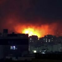 Von den bisher aus Ländern des Nahen Ostens evakuierten 215 Thailändern verließen 62 Personen am Morgen des 7. März die iranische Hauptstadt Teheran und werden voraussichtlich noch heute in der Türkei eintreffen, berichteten PPTVHD36 und Amarin TV.