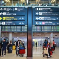 Thailand könnte im schlimmsten Fall, vorausgesetzt die Schließung des Luftraums über dem Nahen Osten dauert acht Wochen, mehr als 40 Milliarden Baht an Tourismuseinnahmen verlieren, so das Ministerium für Tourismus und Sport.