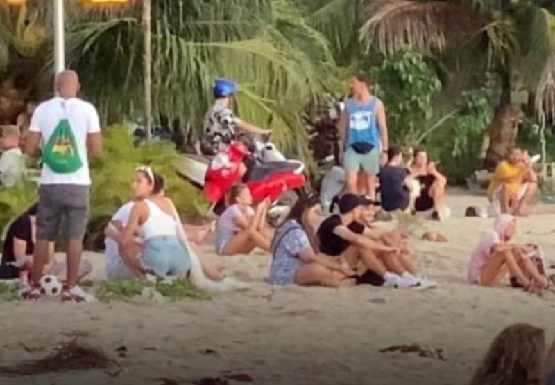 Ein Beitrag in den sozialen Medien hat die wachsende Besorgnis der Bewohner von Koh Phangan verstärkt. Einige Ausländer werden beschuldigt, sich als faktische Eigentümer zu verhalten, thailändisches Recht zu missachten und dadurch lokale Unternehmen und Gemeinden zu beeinträchtigen. Das Thema, das am 21. April von der Facebook-Nutzerin Paweena Jehmad angesprochen wurde, hat online große Aufmerksamkeit erregt. Die Bewohner fragen sich nun, wer die Insel tatsächlich kontrolliert.