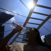 Der Hitzeindex könnte Anfang April auf gefährliche 60 Grad Celsius ansteigen und damit eine große Bedrohung für gefährdete Bevölkerungsgruppen darstellen, warnte das Ministerium für Digitale Wirtschaft und Gesellschaft (DES) am Montag.