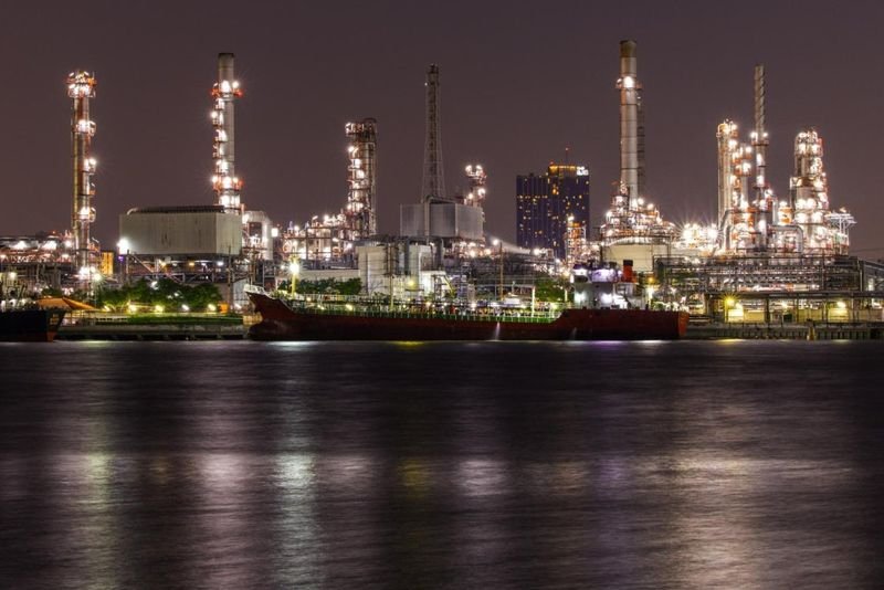 Die Produktionskosten dürften aufgrund von Beschaffungsengpässen bei bestimmten Materialien weiter steigen. Die Internationale Energieagentur warnte, die Energiekrise könne bis Ende April andauern; dies werde voraussichtlich die schlimmste Phase sein, da die Öl- und Flüssigerdgasversorgung um die Hälfte zurückgegangen sei.