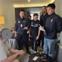 Die Polizei in Bangkok hat einen Deutschen festgenommen, gegen den in Europa 74 Haftbefehle im Zusammenhang mit Ransomware und Plattformen für den Einsatz von Cyberangriffen ausgestellt wurden, die weltweit großen Schaden verursacht haben.