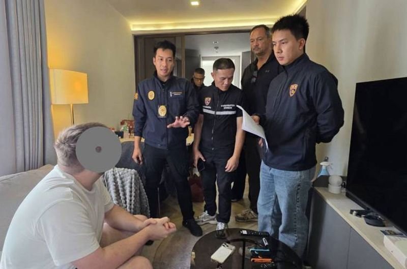 Die Polizei in Bangkok hat einen Deutschen festgenommen, gegen den in Europa 74 Haftbefehle im Zusammenhang mit Ransomware und Plattformen für den Einsatz von Cyberangriffen ausgestellt wurden, die weltweit großen Schaden verursacht haben.