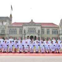 Nach der Vereidigung vor Ihren Majestäten dem König und der Königin am 6. April 2026 berief Premierminister und Innenminister Anutin Charnvirakul eine Sondersitzung des Kabinetts ein, um die Regierungserklärung für das Parlament zu verabschieden. Die Erklärung konzentriert sich auf fünf Säulen: die Stärkung der Wirtschaft, die Bekämpfung der durch den Nahostkonflikt bedingten steigenden Energiepreise und die Umstrukturierung der Gesellschaft. Die Regierungserklärung wird dem Parlament ab dem 7. April 2026 vorgelegt.