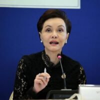 Während der festliche Zauber von Songkran nachlässt, ist Thailand in eine weitaus ernüchterndere Phase eingetreten – eine Phase, die nicht von Feierlichkeiten, sondern von angespannteren Haushaltsbudgets, steigenden Treibstoffkosten und wachsender Besorgnis über die wirtschaftliche Stabilität geprägt ist.