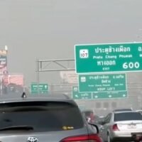 Tirayut Wongsantisuk zog in den 2010er-Jahren mit seiner Frau nach Chiang Mai, angelockt vom kühleren Klima und den grünen Bergen der Region. Mehr als ein Jahrzehnt später lässt die zunehmende saisonale Umweltverschmutzung die Familie zweifeln, ob sie dort bleiben sollen.