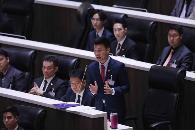 Die Entscheidung des Obersten Gerichtshofs, einen schwerwiegenden Ethikfall gegen 44 ehemalige Abgeordnete der Move Forward Party wegen ihres vorgeschlagenen Änderungsantrags zum Gesetz gegen Majestätsbeleidigung anzunehmen, hat die People's Party (PP) an einen kritischen Wendepunkt gebracht.