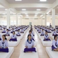 In Thailand stehen Privatschulen in diesem Jahr vor einer beispiellosen Schließungswelle. Es wird erwartet, dass bis zu 80 Einrichtungen schließen werden, was den zunehmenden finanziellen und strukturellen Druck im gesamten Sektor widerspiegelt.